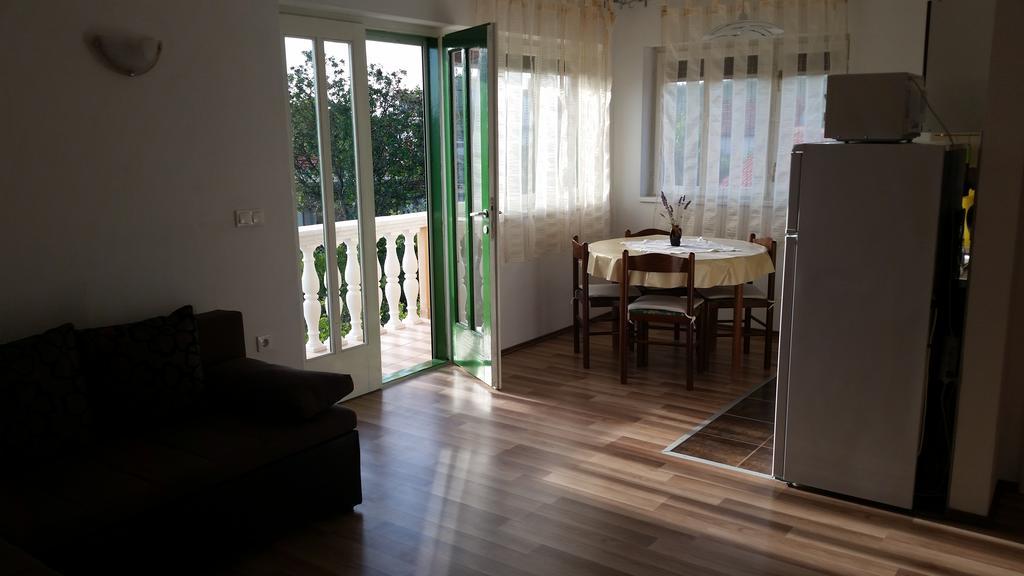 Apartments Dano Sukošan Habitación foto